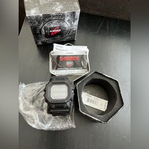 G-Shock DIGITAL
GXW GX-56 SERIES
GX56BB-1